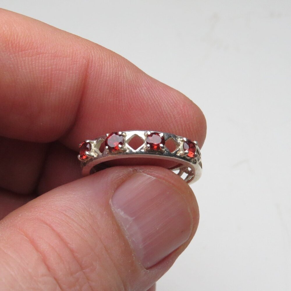 *925 Sterling Silver Genuine Garnet Ring